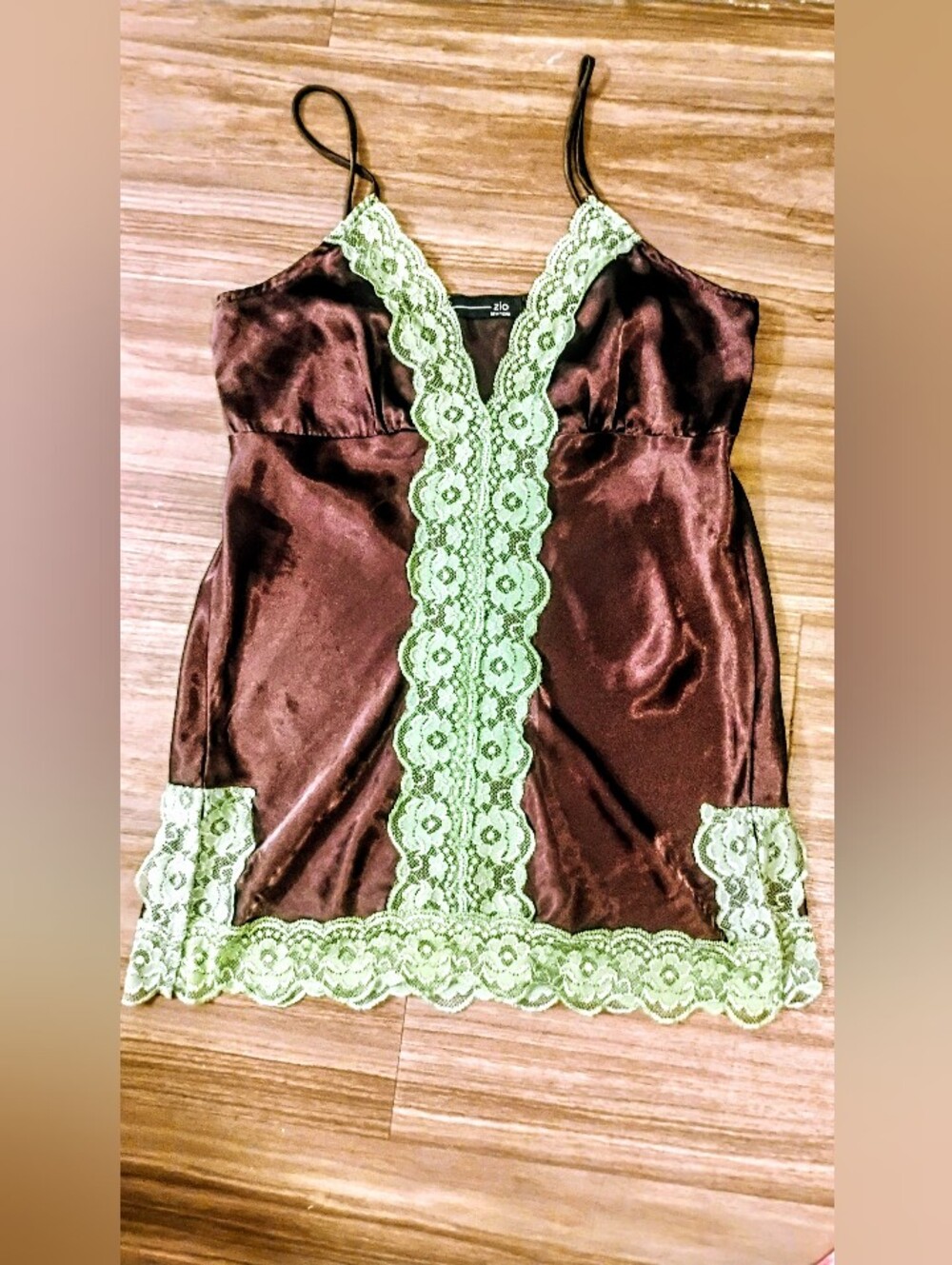 ZIO New York Brown satin camisole with green lace trim